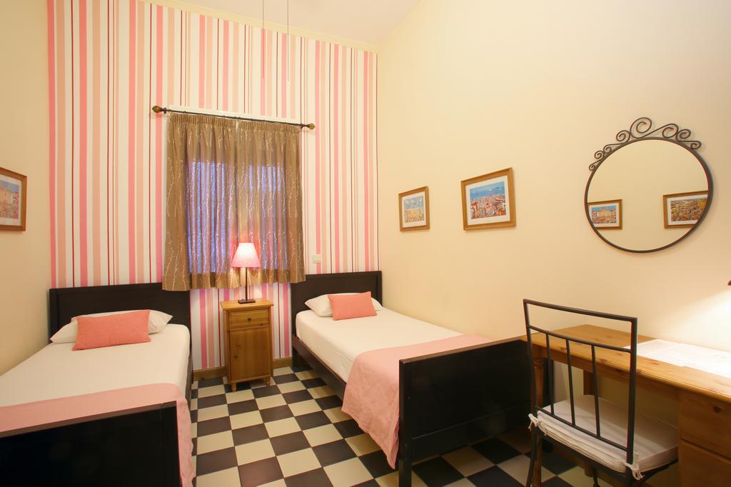 Gasthuis Malaga Lodge Guesthouse 3*
