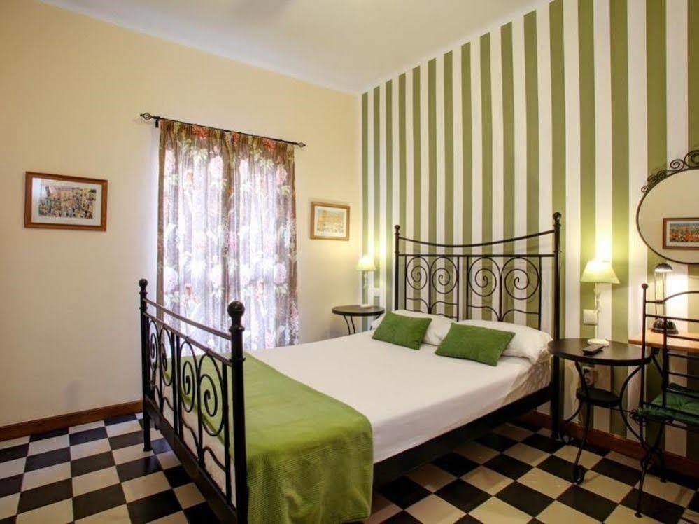 Gasthuis Malaga Lodge Guesthouse 3*
